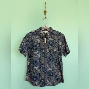 🏷️ NWT - Blue Floral Short Sleeve Button-Up Hawaiian Shirt, Blues